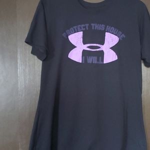 Womens Under armour semi fitted heat gear t shirt